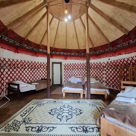 Happy Nomads Yurts & Hostel Karakol Exterior foto