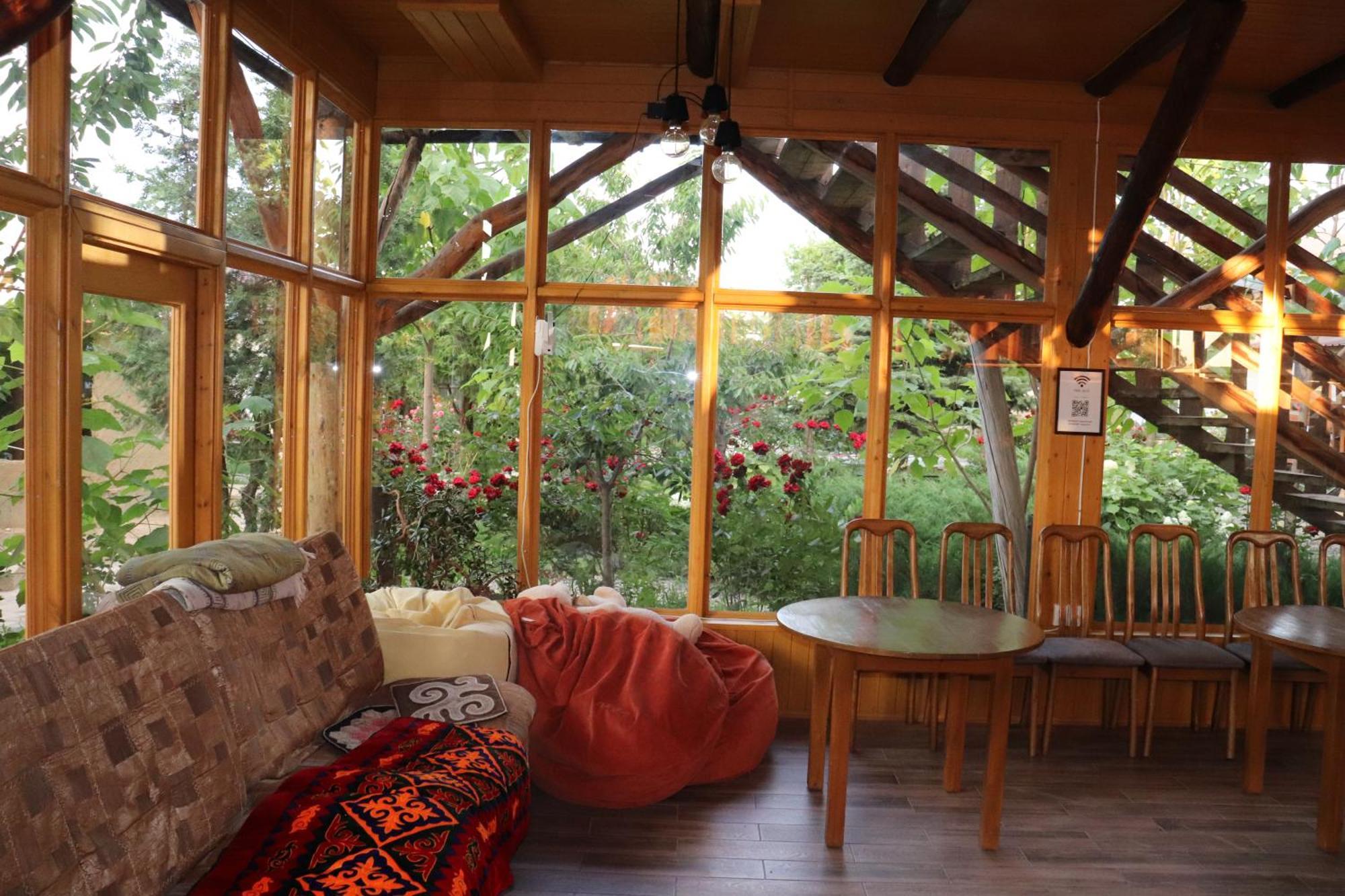 Happy Nomads Yurts & Hostel Karakol Exterior foto