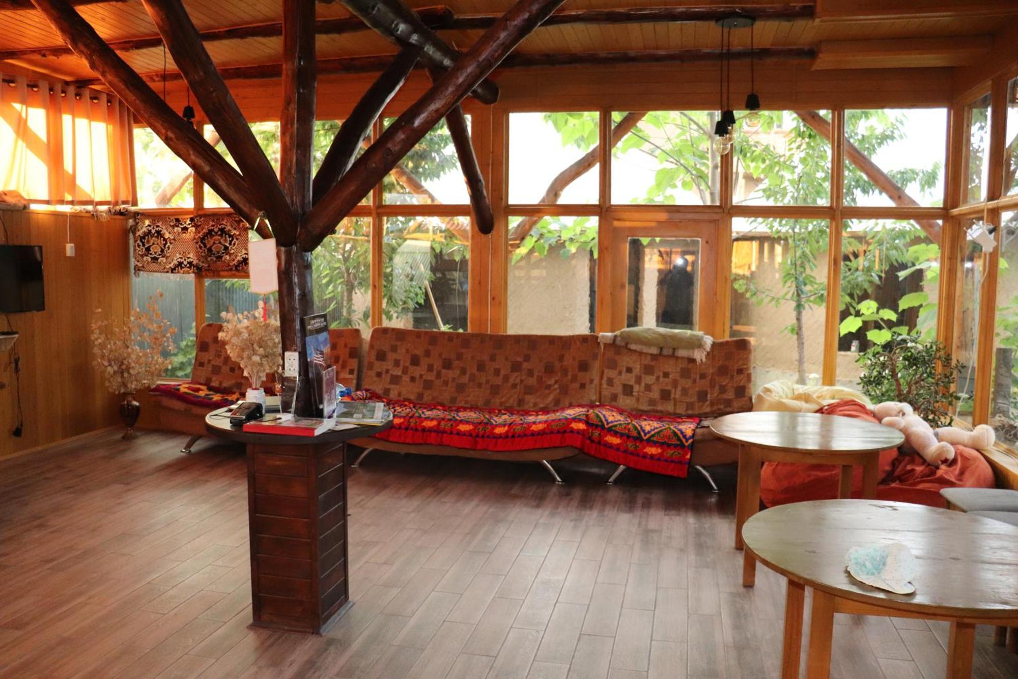 Happy Nomads Yurts & Hostel Karakol Exterior foto
