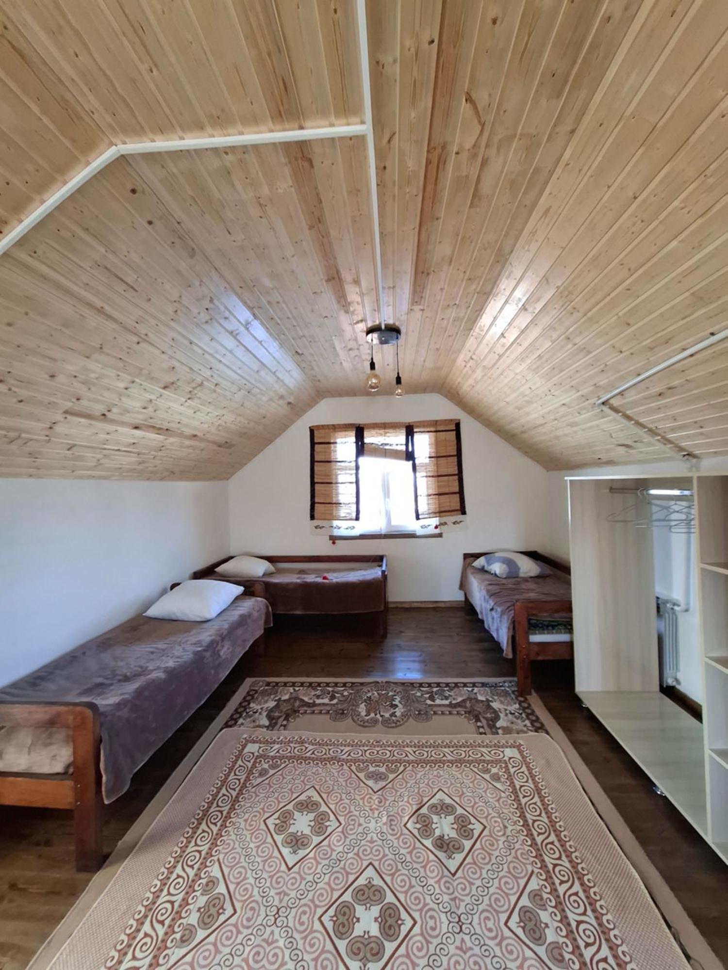 Happy Nomads Yurts & Hostel Karakol Exterior foto